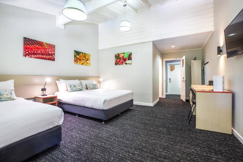 Nightcap At The Ranch Hotel - Winery Find 0