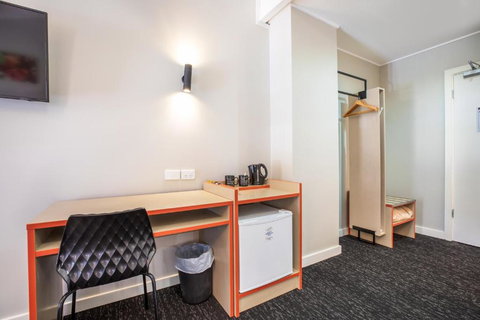 Nightcap At The Ranch Hotel - Winery Find 3