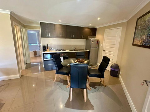 Ocean View Executive Apartment 1 - Winery Find 2