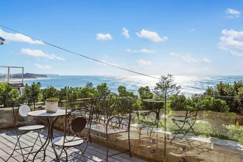 Ocean Views, Deck And Parking At Beach Apartment - Winery Find 3