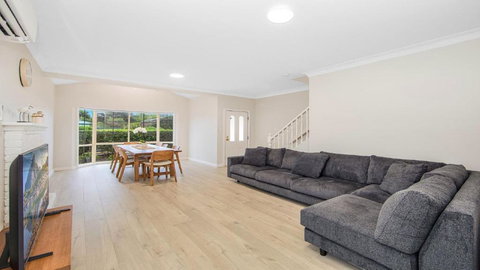 Ocean Waves Umina Bech - Winery Find 0