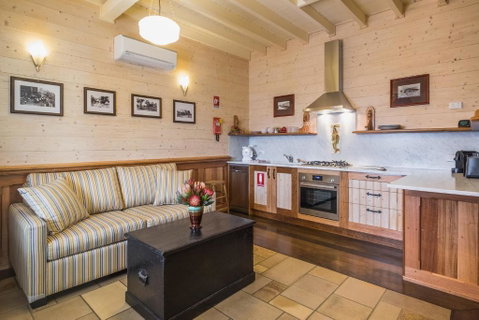 Old Bank Boutique Hotel - Winery Find 2