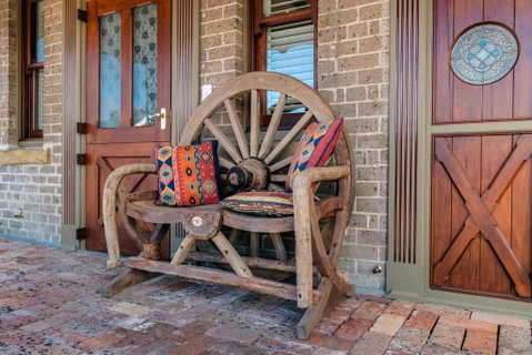Old Bank Boutique Hotel - Winery Find 3