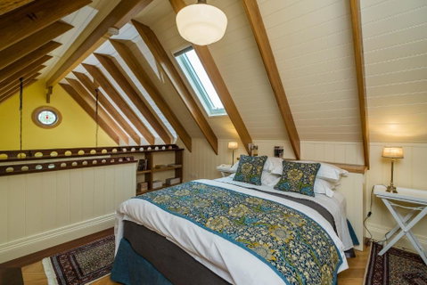 Old Bank Boutique Hotel - Winery Find 1