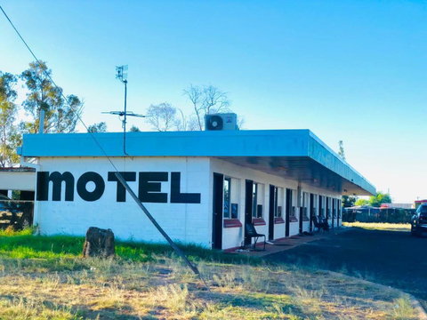 OXFORD HOTEL MOTEL - Winery Find 2