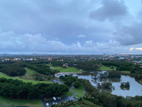 Parkside & City View In Sydney Olympic Park - Winery Find 3