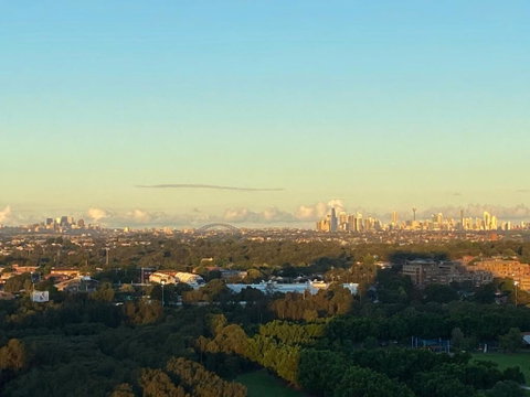 Parkside & City View In Sydney Olympic Park - Winery Find 2