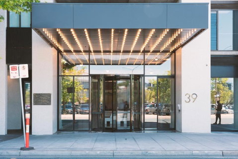Patio Mt View 1BR Apt In CBD Near ANU And Museum With Free Parking And WiFi - Winery Find 0