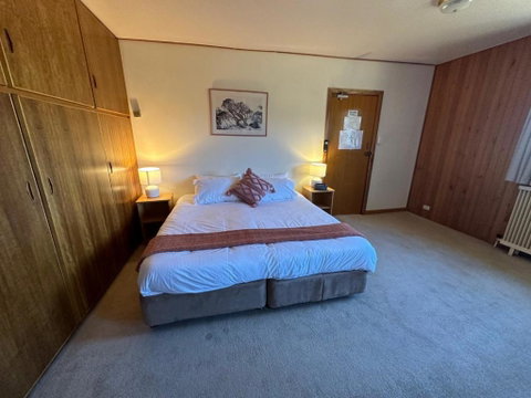 Peer Gynt Ski Lodge - Winery Find 1