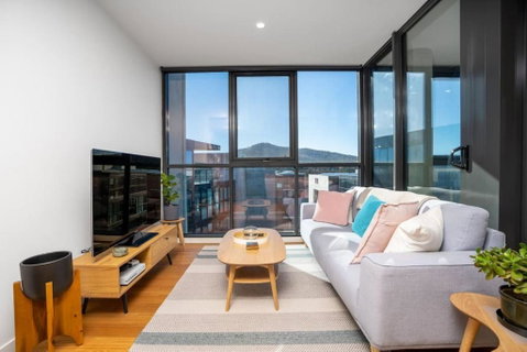 Perfectly Located 1BR BA Apartment - Winery Find 0
