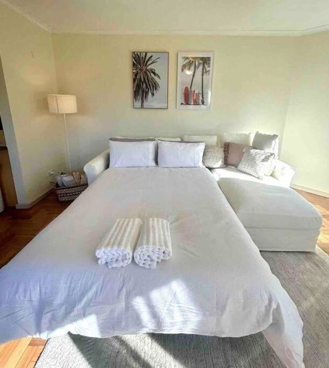 Perfect Manly Retreat, In The Heart Of Manly, Family & Couple Friendly Apartment With CAR SPOT - Winery Find 3