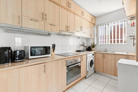 Polished 2-Bed Unit In The Heart Of Parramatta - Winery Find 2