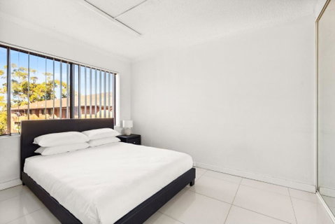 Polished 2-Bed Unit In The Heart Of Parramatta - Winery Find 3
