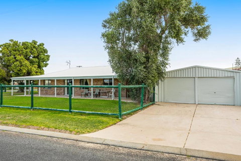 Ponderosa - Dunes Right On You Doorstep - Winery Find 1