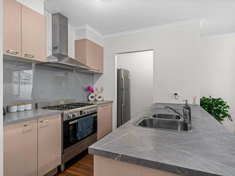 Popular Villa Shepparton - Winery Find 3