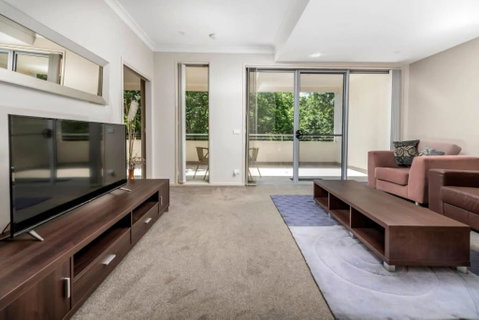Quiet Apartment In Braddon ACT - Winery Find 3