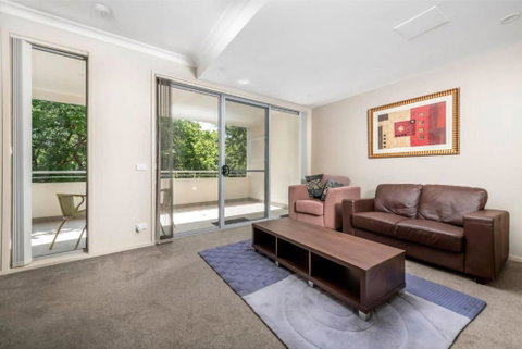 Quiet Apartment In Braddon ACT - Winery Find 2