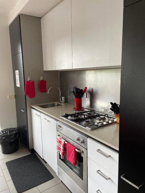 Radiance - Chic Fitzroy Street Apartment - Winery Find 2