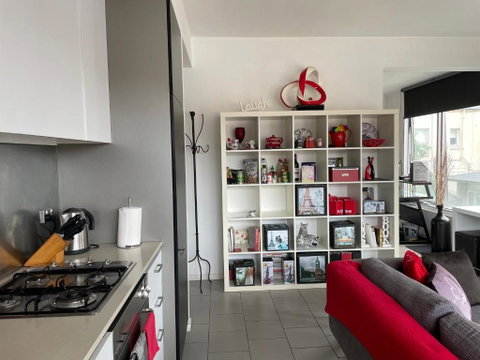 Radiance - Chic Fitzroy Street Apartment - Winery Find 3