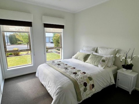 Premium Barossa Getaway - Winery Find 3