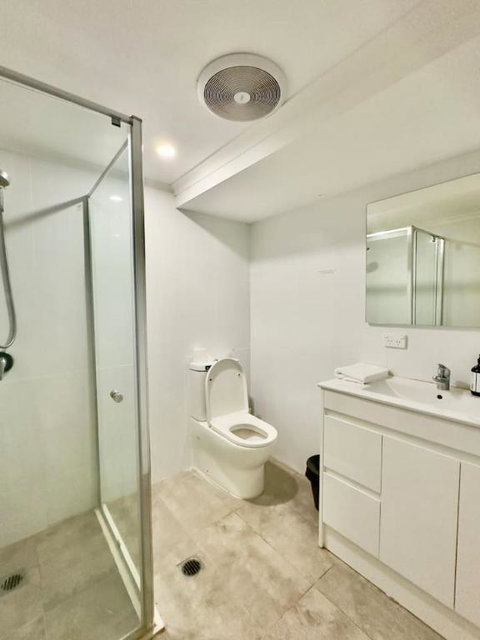 Prime 1BR Near Transport And Retail - Winery Find 3