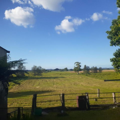 QUIET PROPERTY BY THE RIVER - Winery Find 1