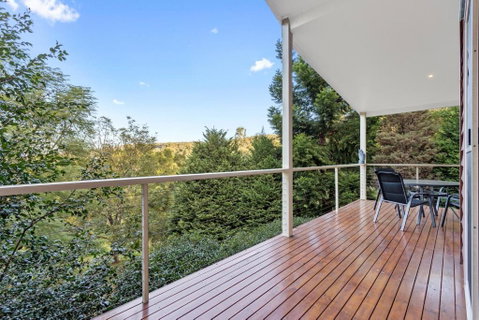 Ravensbourne Escape- Kookaburra Kottage - Winery Find 1