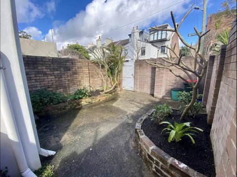 Rear Garden Suite - Winery Find 1