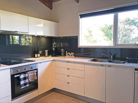 Prom Beach House - Winery Find 2