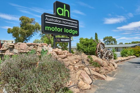 Australian Homestead Motor Lodge - Winery Find 0