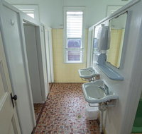 Australian Hotel - Winery Find