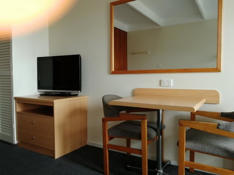 Banjo Paterson Motor Inn - Winery Find 1