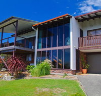Barrels Beach House 28 Dulconghi Street - Winery Find