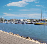 Bayswaterfront Apartments - Winery Find