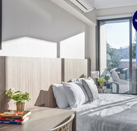 BEACH LOCATION STUDIO // CLOVELLY 4 - Winery Find