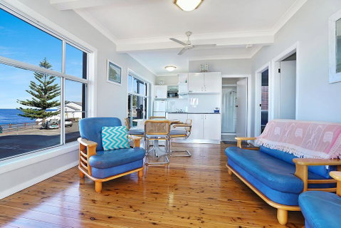 Beachcomer, Unit 1 - The Entrance, NSW - Winery Find 3