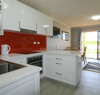 Beachfront 2 25 Willow Street - Winery Find