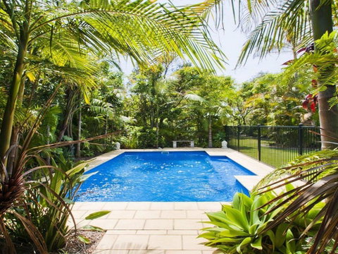 Beachfront Pool House - Absolute Beachfront - Winery Find 0