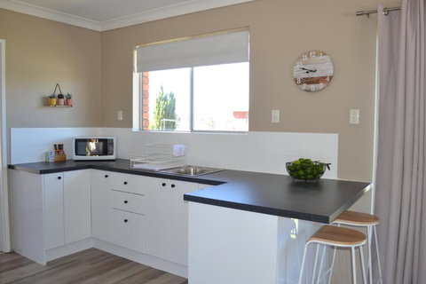 Rio Rita Ocean View Apartments - Winery Find 3