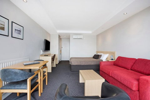 Richmond Henty Hotel - Winery Find 3