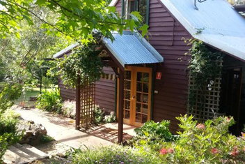 Redgum Hill Country Retreat with Winery Find