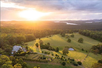 Regatta Park: Where The Land Meets The Sea with Winery Find