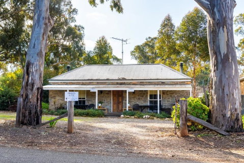 Reillys Wines Heritage Cottages - Winery Find 1