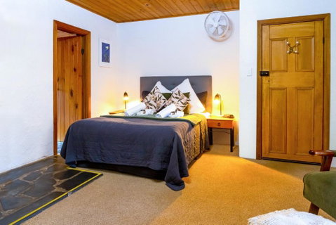 Reillys Wines Heritage Cottages - Winery Find 2