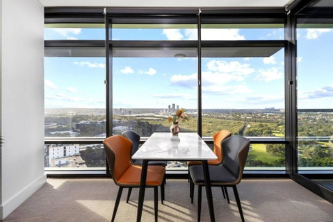 Relaxing Getaway In Olympic Park - Winery Find 2