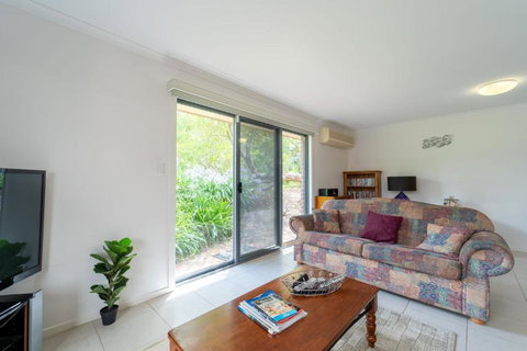 Relaxing Holiday Home Pets Are Welcome - Winery Find 3