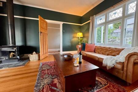 Renovated Cottage Near Cataract Gorge Launceston - Winery Find 0