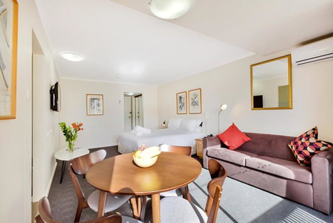 Renovated Stylish Studio - Winery Find 1