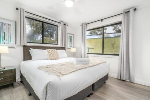 Renovated Townhouse Close To The CBD And Schools - Winery Find 0