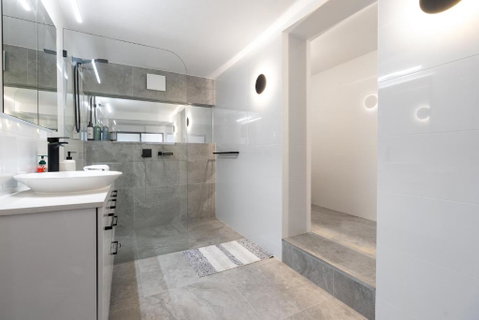 Renovated Townhouse Close To The CBD And Schools - Winery Find 3